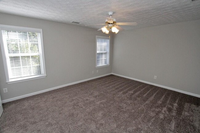 Building Photo - 3508 Hill Pond Dr NE