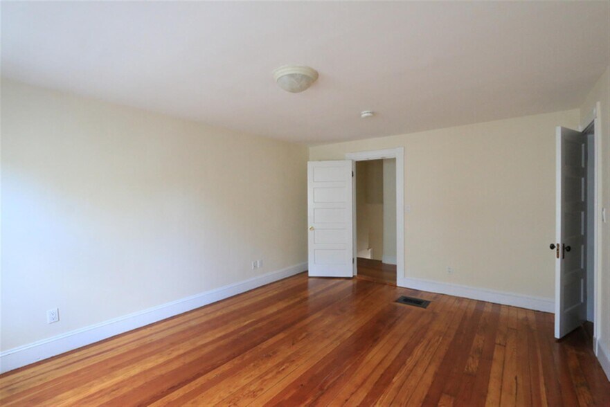 Building Photo - 41 Ossipee Rd