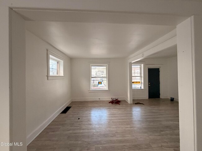 Building Photo - 21-23-23 Jackson St