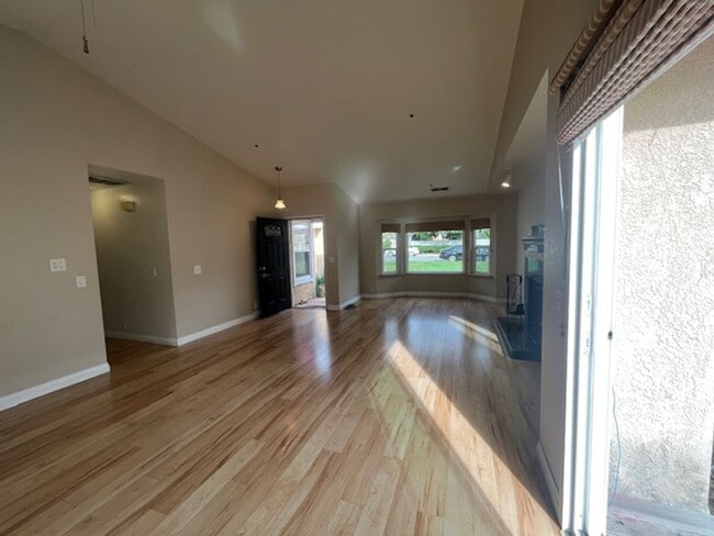 Building Photo - 4361 Poinsettia St