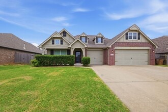 Building Photo - Well Maintained 3-bedroom, 2-bath Home in Desirable Bixby Schools North of River
