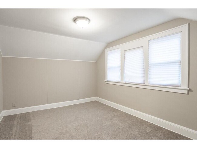 Building Photo - 3547 N Girard Ave