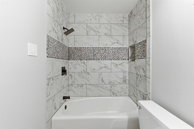 Building Photo - 8614 Oakford Dr