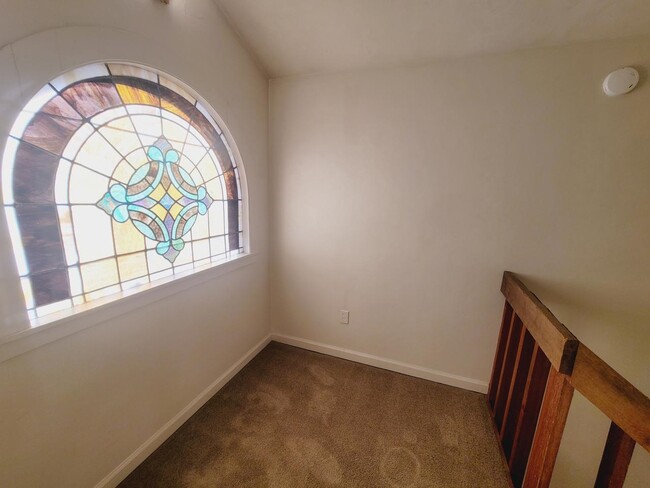 Building Photo - 1832 Fernando Ln