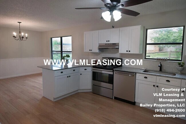 Building Photo - 3317 S 143rd E Ave