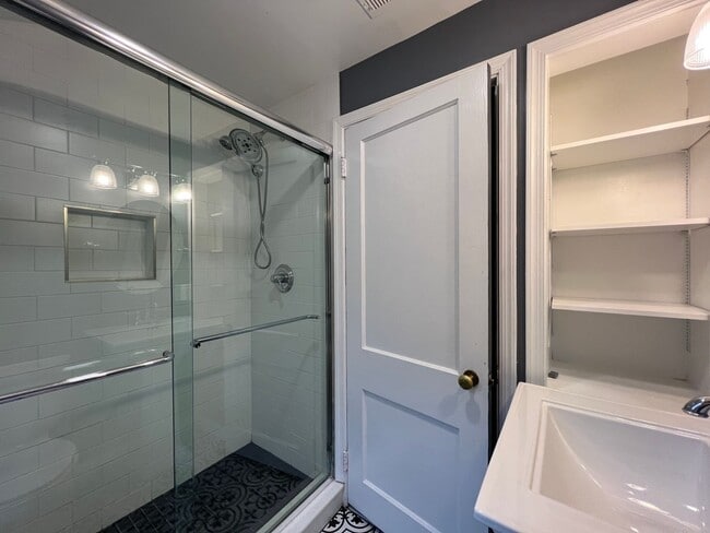 Building Photo - Cool Updated Historic 4/3.5 Farmhouse in Bethesda on Private, 1.5 Acre Lot