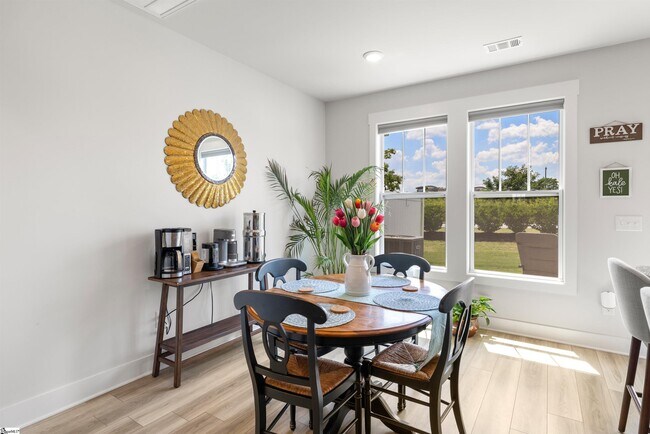 Building Photo - 127 Shallons Dr