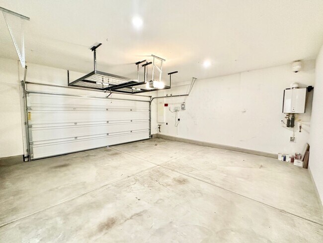 Building Photo - Lovely, Light & Bright, Two-Story, Detached Home in the Desirable Wildgrove Community of Vista!