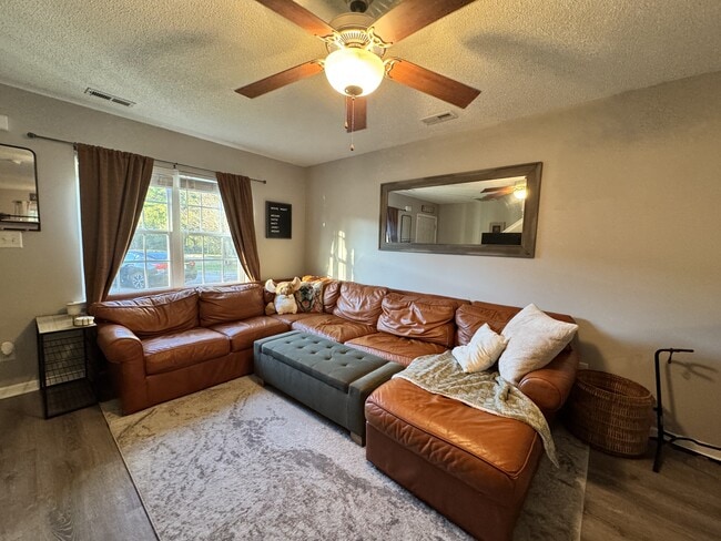 Building Photo - 5006 Banister Loop