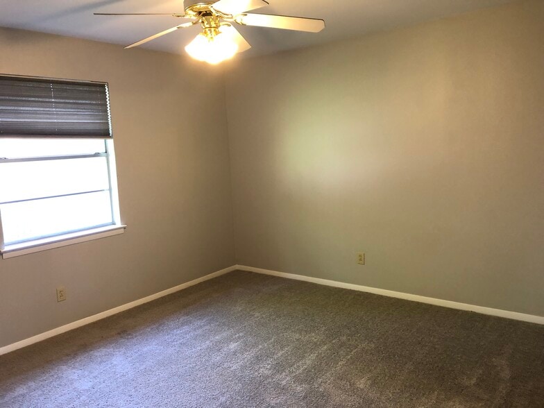 Bedroom #1 - 2927 Lawrence St