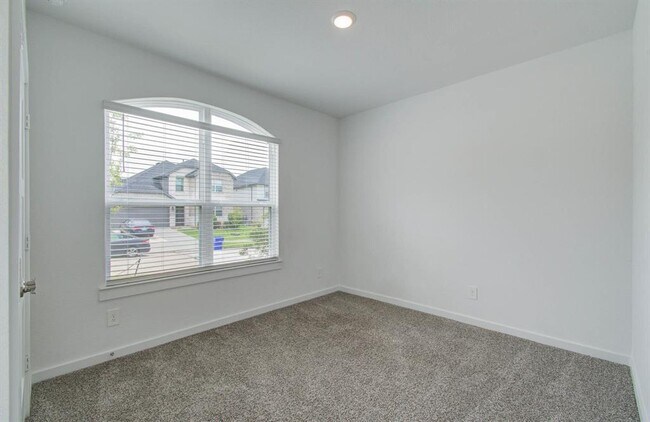 Building Photo - 309 Pleasant Hl Wy