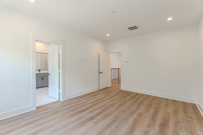 Building Photo - 7628 Inwood Hls Ln