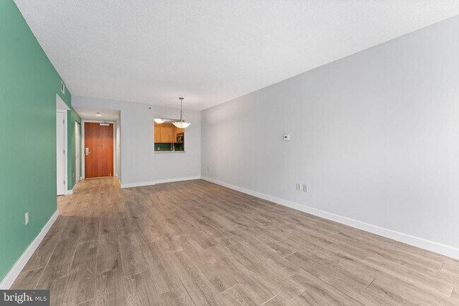 Building Photo - 1150 K St NW