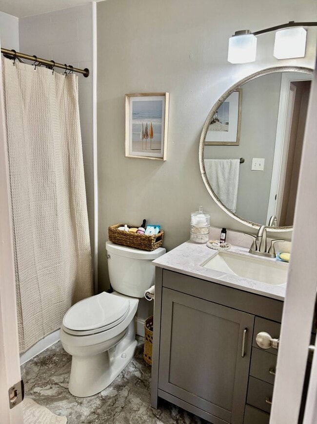 Building Photo - 3 bedroom/2.5 bathroom- Lake Cambridge- Kiln Creek