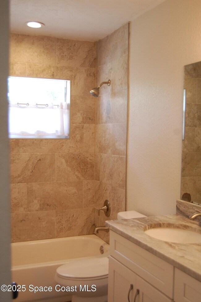 Building Photo - 360 Sabal Ave