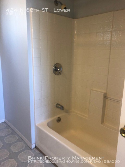 Building Photo - 424 N 68th St