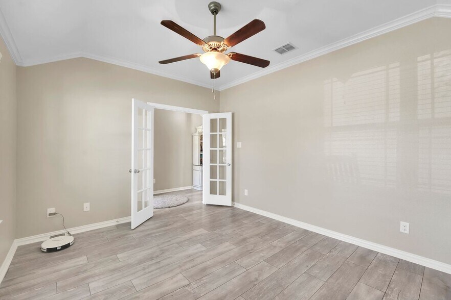 Building Photo - 16601 Lincoln Park Ln