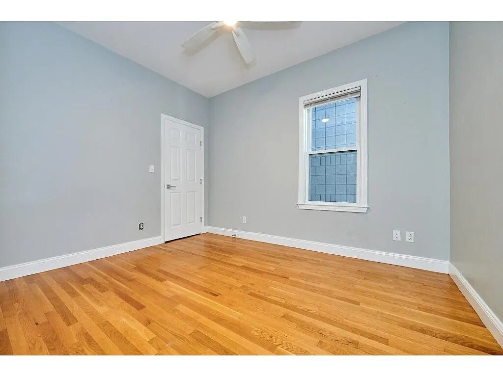 Building Photo - 5 Transit St