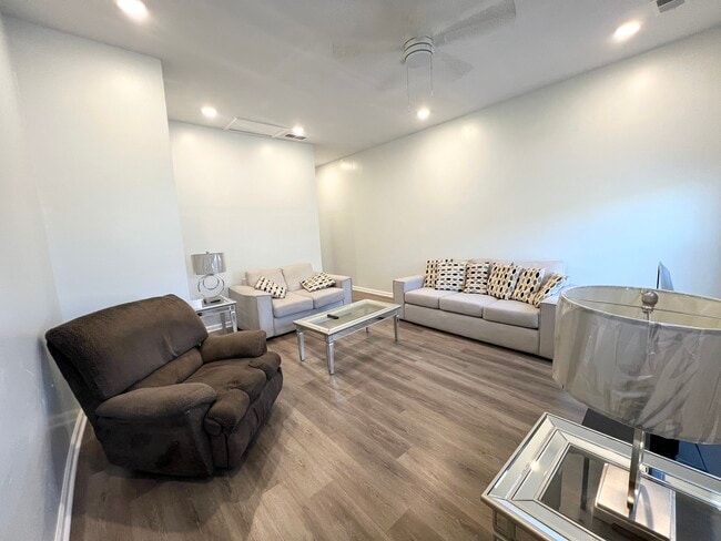 Building Photo - 3206 Rudd Ave