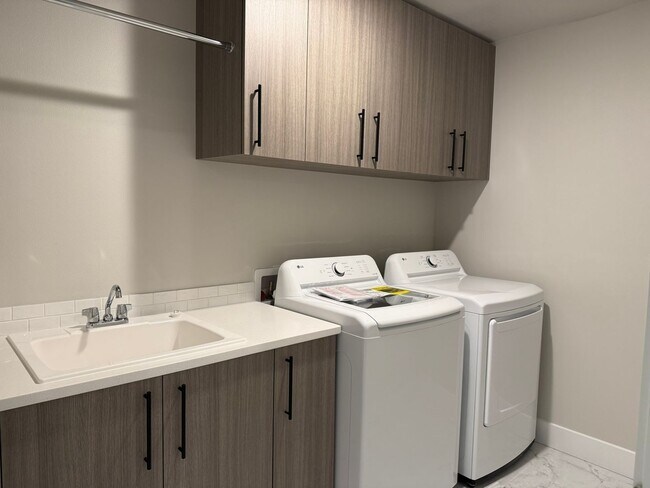 Building Photo - Beautiful Three Bedroom New Construction Home For Rent