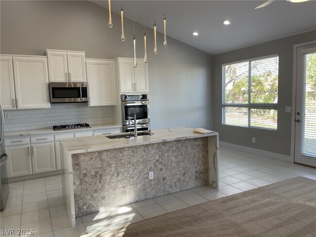 Building Photo - 8562 Lambert Dr