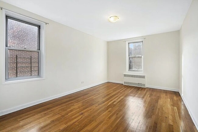 Building Photo - 2104 Holland Ave