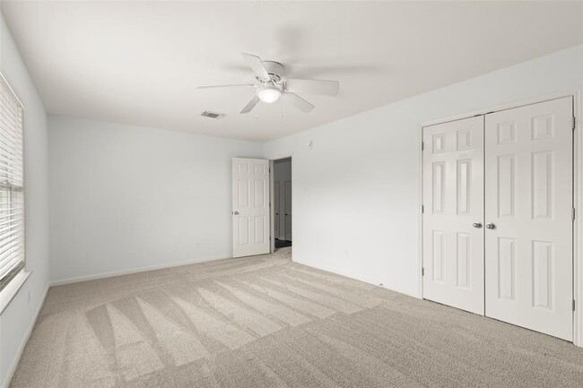 Building Photo - 2111 Blue Water Bay Dr