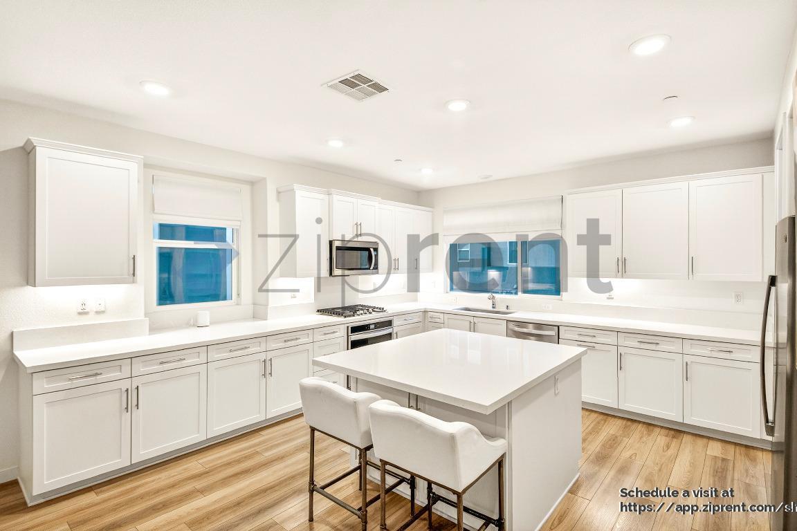 Building Photo - 27578 Manzanita Wy