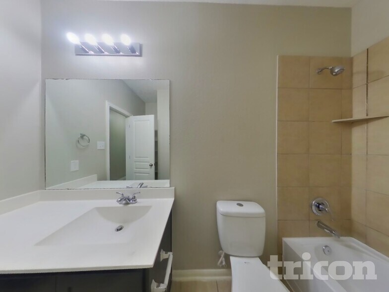 Building Photo - 210 Pequin Rd