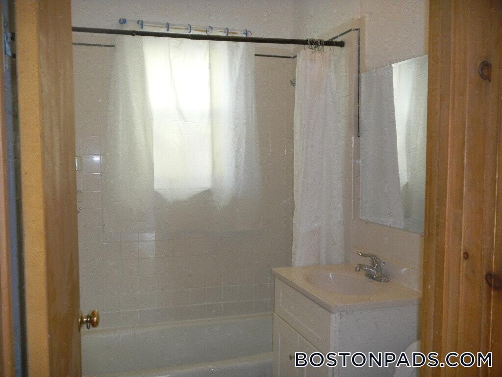 Building Photo - 40 Mozart St