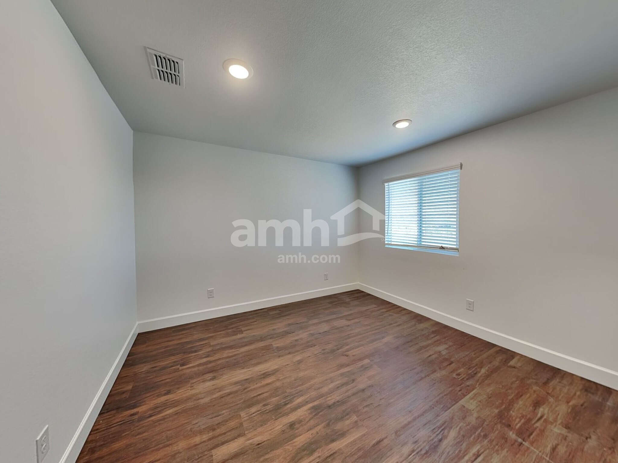 Building Photo - 8839 N 171st Dr