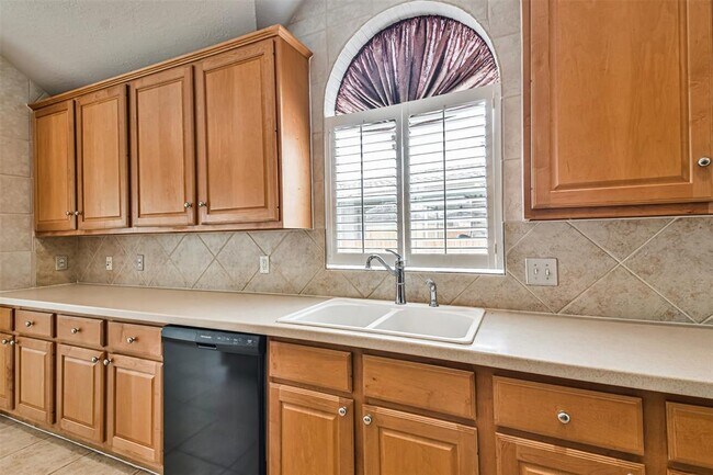 Building Photo - 16722 Coyotillo Ln
