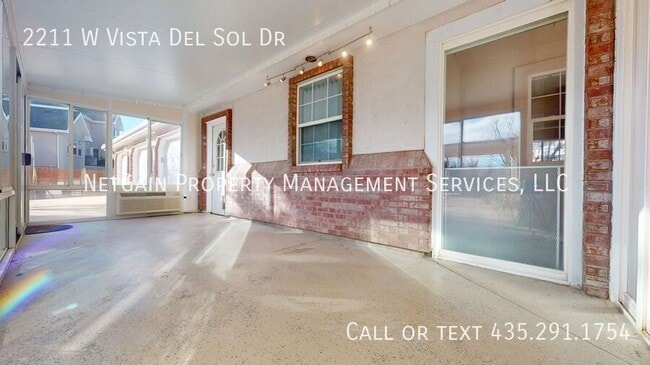 Building Photo - 2211 W Vista Del Sol Dr