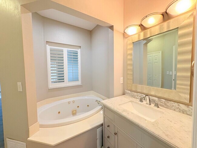 Building Photo - 9865 Perfect Dr