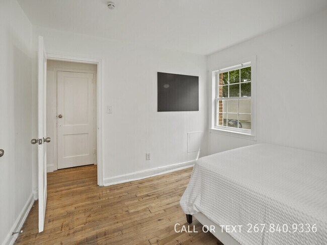 Building Photo - 10 Danbury St SE