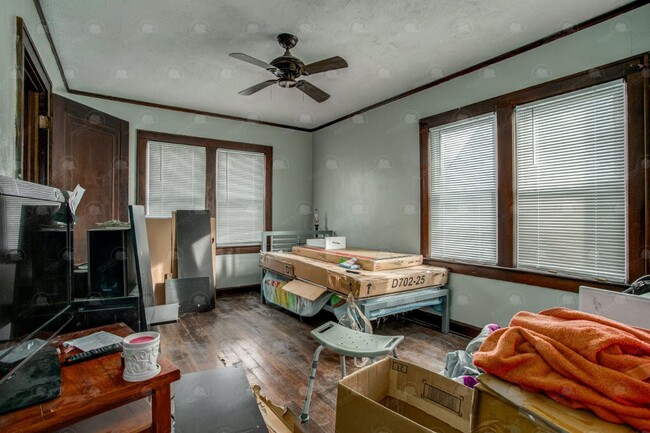 Building Photo - SO PRETTY - 2233 E 69th Street, Kansas Cit...