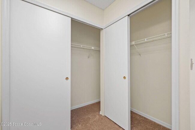Building Photo - 763 Green Valley Ln