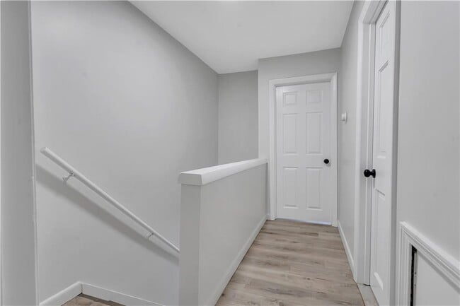 Building Photo - 107 Roosevelt St