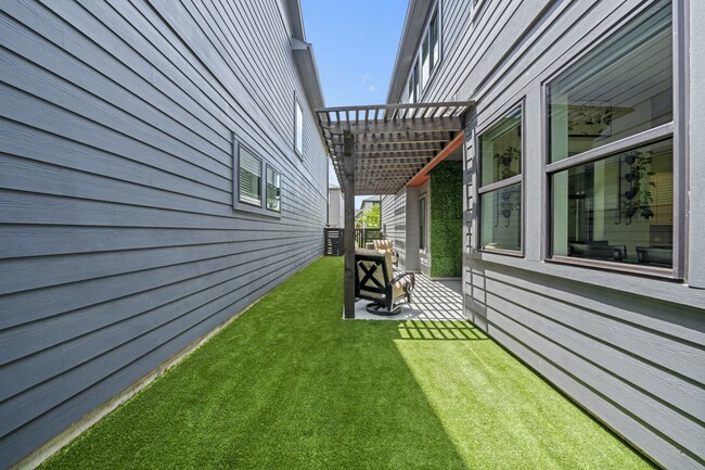 Building Photo - 18507 Parkland Square Pl