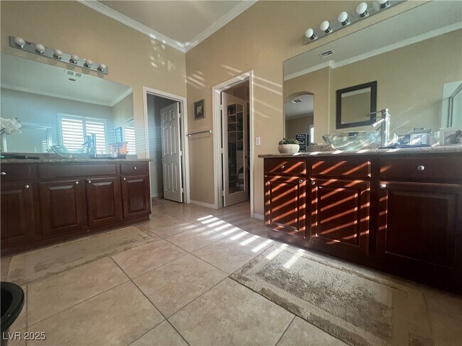 Building Photo - 6625 N Arbor Bluff Ct