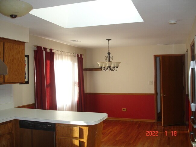 Building Photo - 7854 W Cahill Terrace