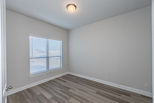 Building Photo - 3231 Tobias Ln