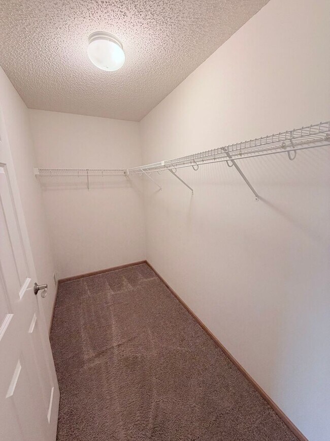 Building Photo - Spacious Bailey’s Arbor Townhome! 2BR + Bonus Living Room & Resort-Style Amenities!!