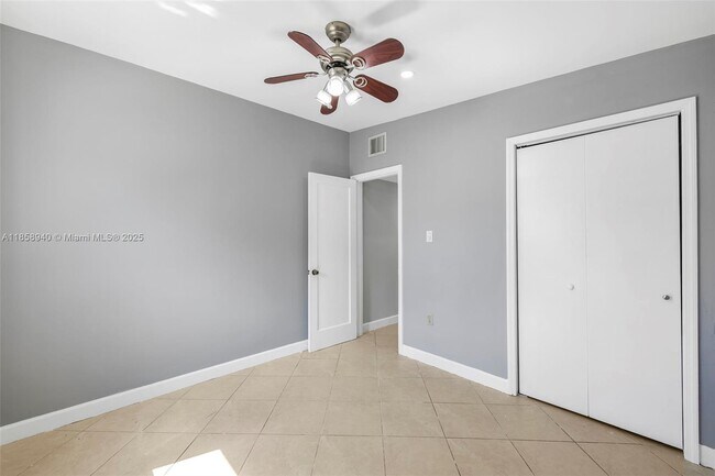 Building Photo - 10045 SW 51st Terrace