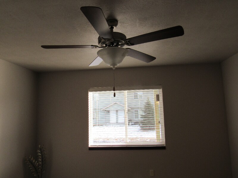 Building Photo - 325 Jerry Pl