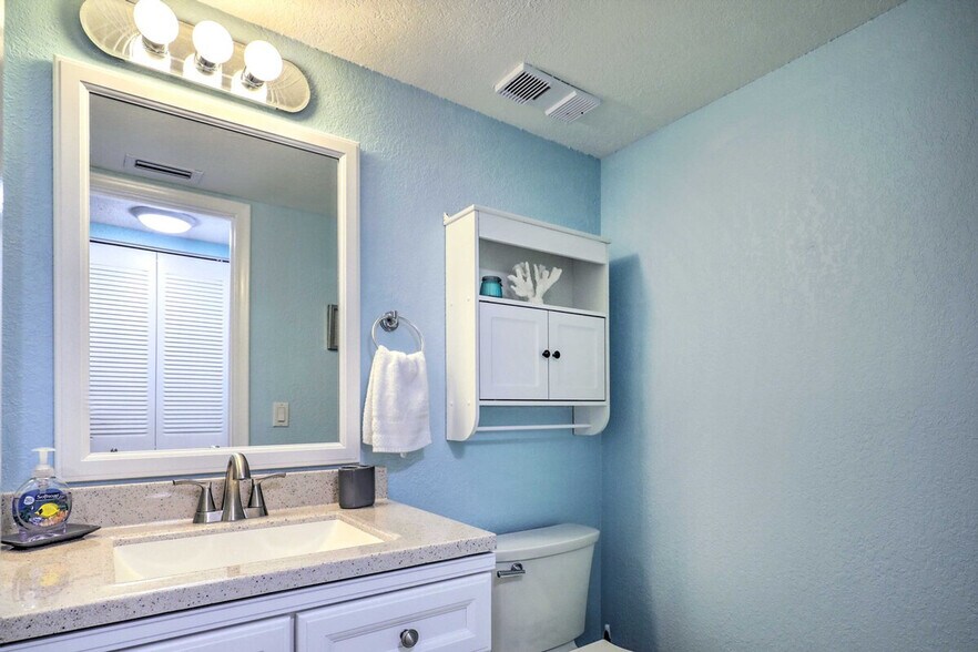 Building Photo - 6372 Palma Del Mar Blvd S