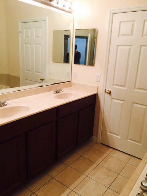 Building Photo - 1406 Travertine Terrace