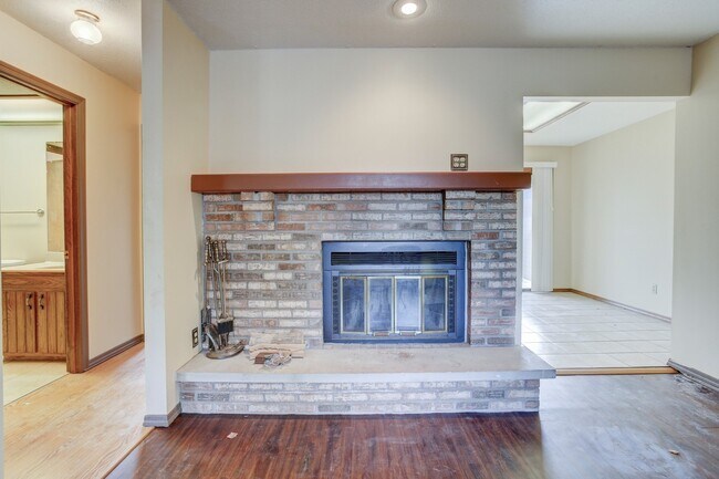 Building Photo - 1804 Oliver Dr
