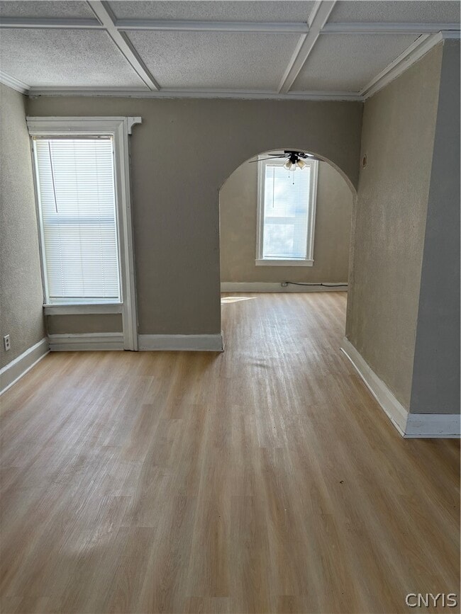 Building Photo - 108 Maple St