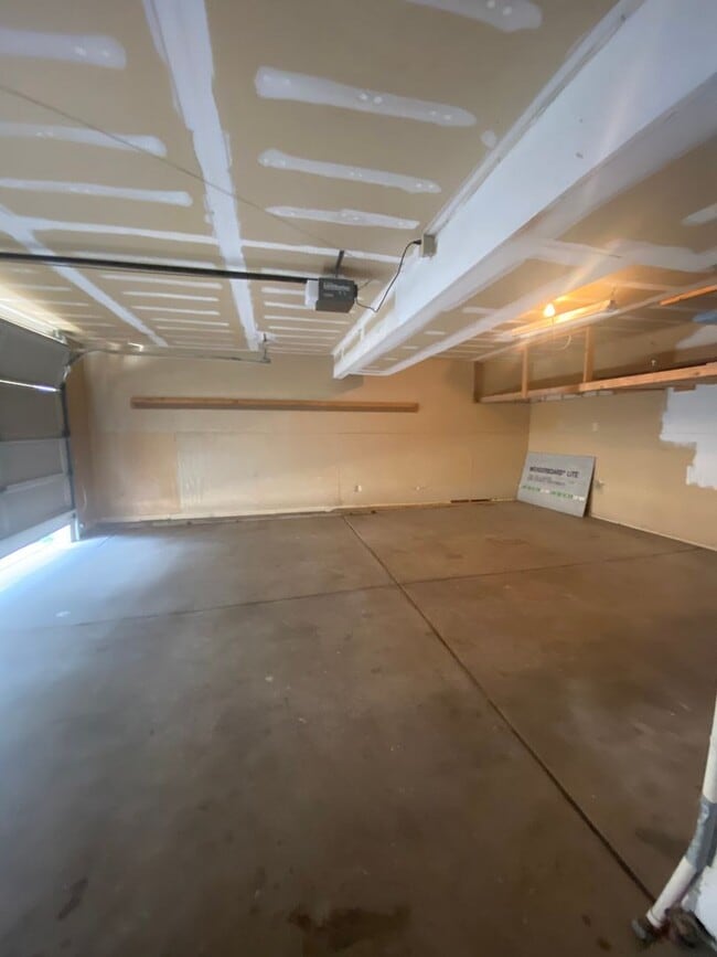 Building Photo - 6515 Flintridge Dr